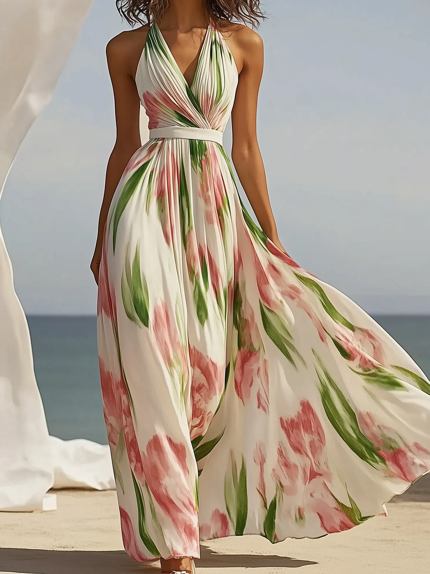 Zomerse maxi jurk met bloemenprint en elegante halslijn voor vakantie