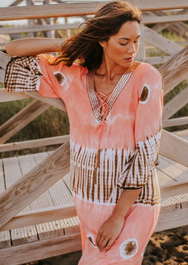 Lange strandtuniek met print en losvallend model voor zomerse dagen