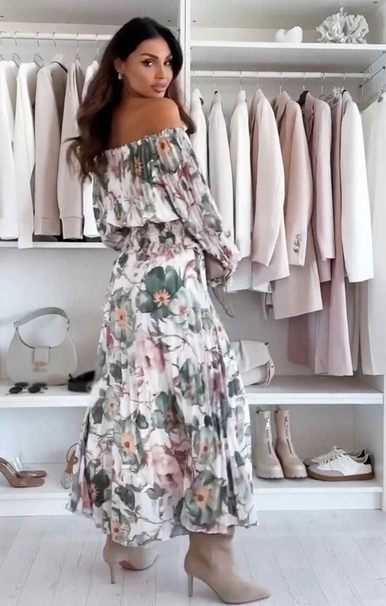 Tweedelig dames set met print bestaande uit top en lange rok