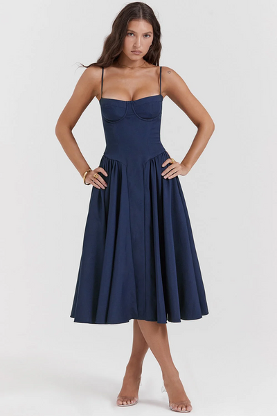 Elegante midi jurk met fijne bandjes voor zomerse dagen