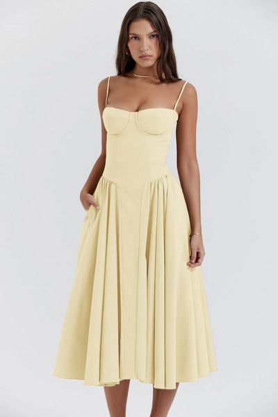 Elegante midi jurk met fijne bandjes voor zomerse dagen