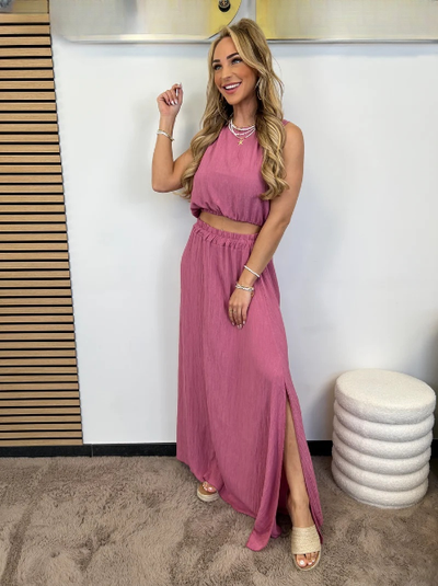 Zomerset met mouwloze top en lange rok in stijlvolle elegante look