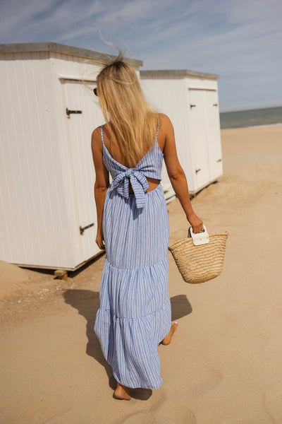 Zomerse gestreepte maxi jurk met strik achter