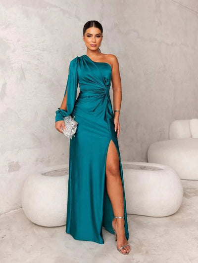Lange elegante avondjurk met asymmetrische mouw