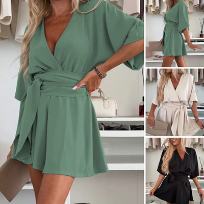Elegante korte dames jumpsuit met korte mouwen voor zomerse dagen