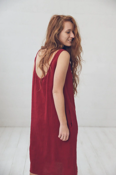 Casual midi damesjurk zonder mouwen voor een ontspannen zomerse look