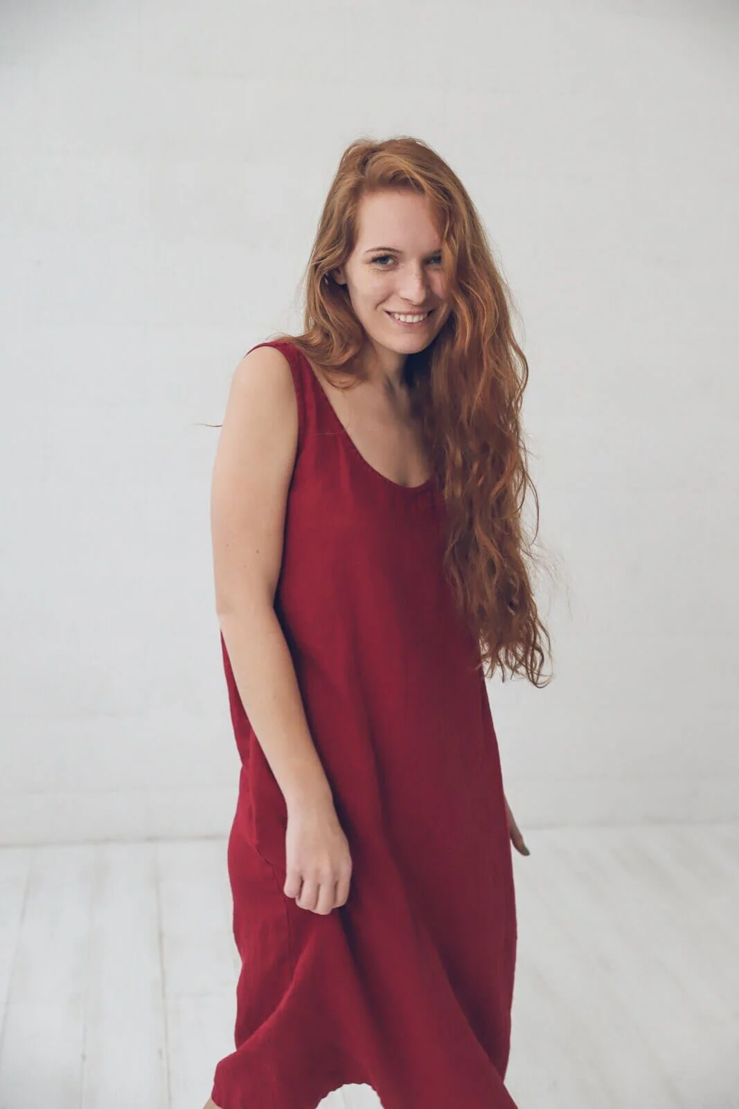 Casual midi damesjurk zonder mouwen voor een ontspannen zomerse look