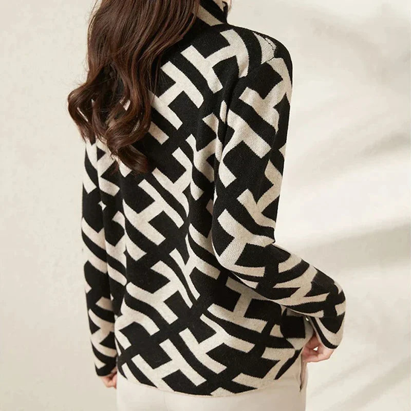 Fernanda - Klassieke Couture gebreide coltrui met monogram