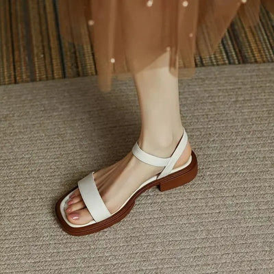 Zomerse sandalen met een klassieke en casual elegante stijl